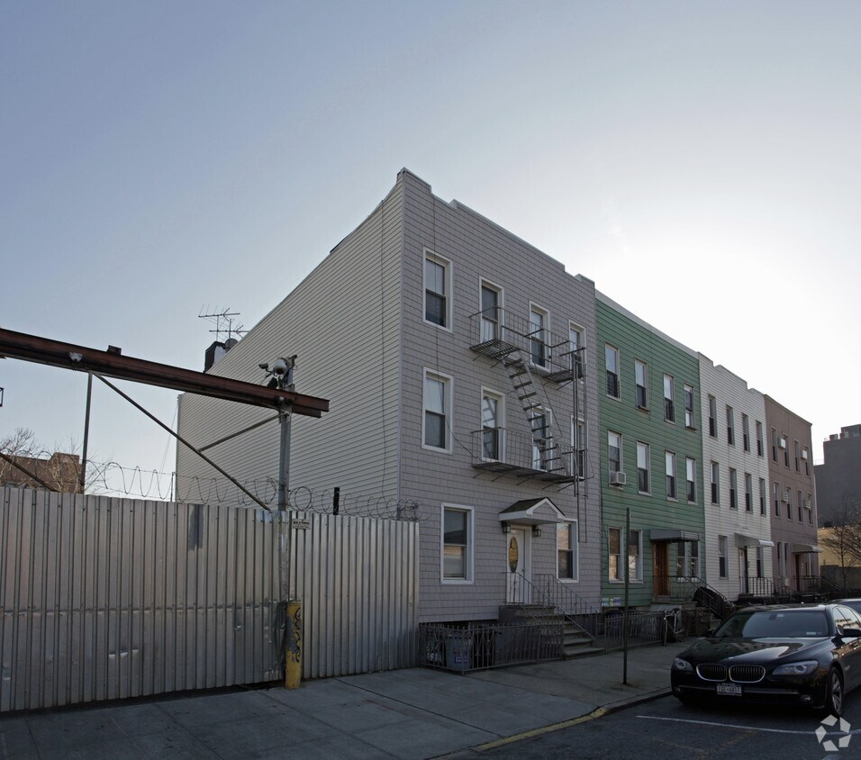 Primary Photo - 70 Box St