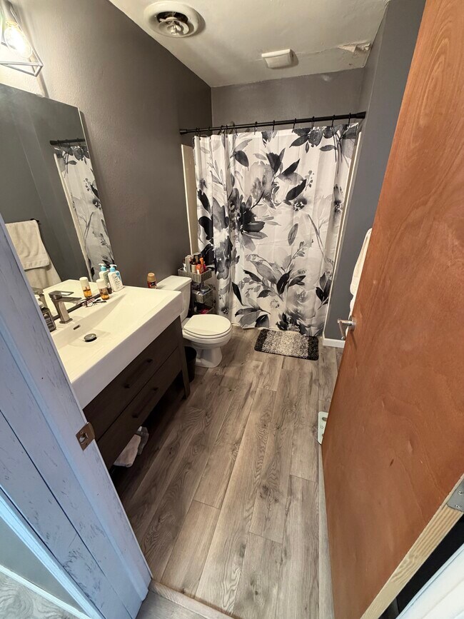 Foto del edificio - 10815 Waterville St