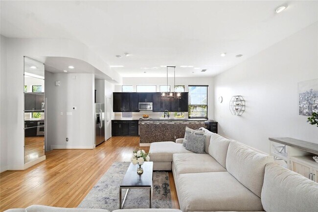 Foto del edificio - 1415 Bonnie Brae St