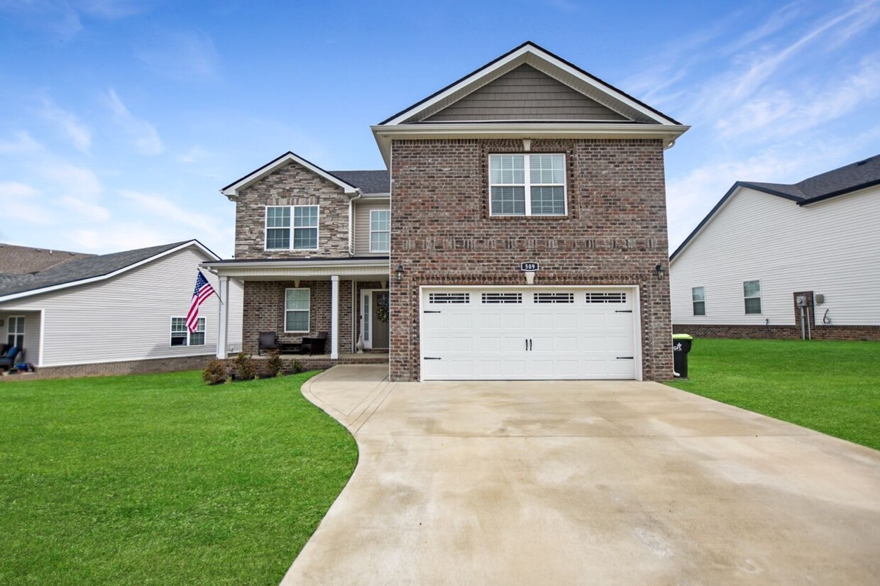 Foto principal - Pet Friendly Three Bedroom with Bonus!