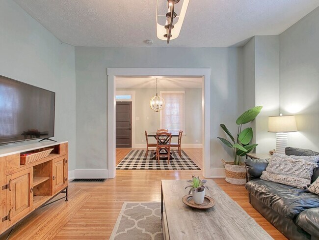 Foto del edificio - 2 Bedroom Single Family Home in Cincinnati