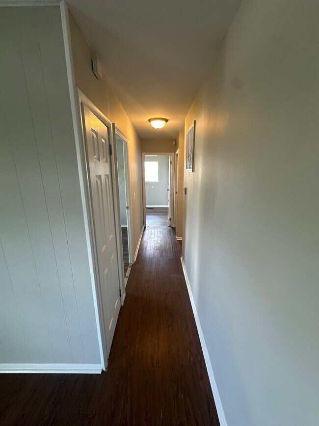 Building Photo - 8315 Meadowlark Dr
