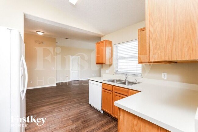 Foto del edificio - 11551 Pineloch Loop