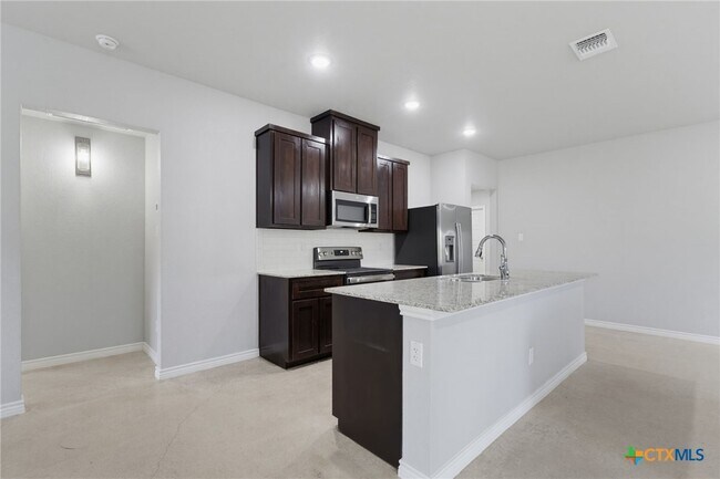 Foto del edificio - 1645 Dryden Ave