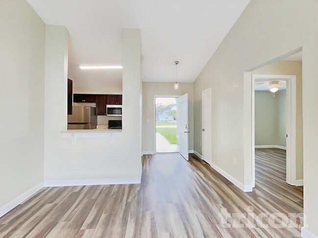 Foto del edificio - 2107 Flintlock Blvd