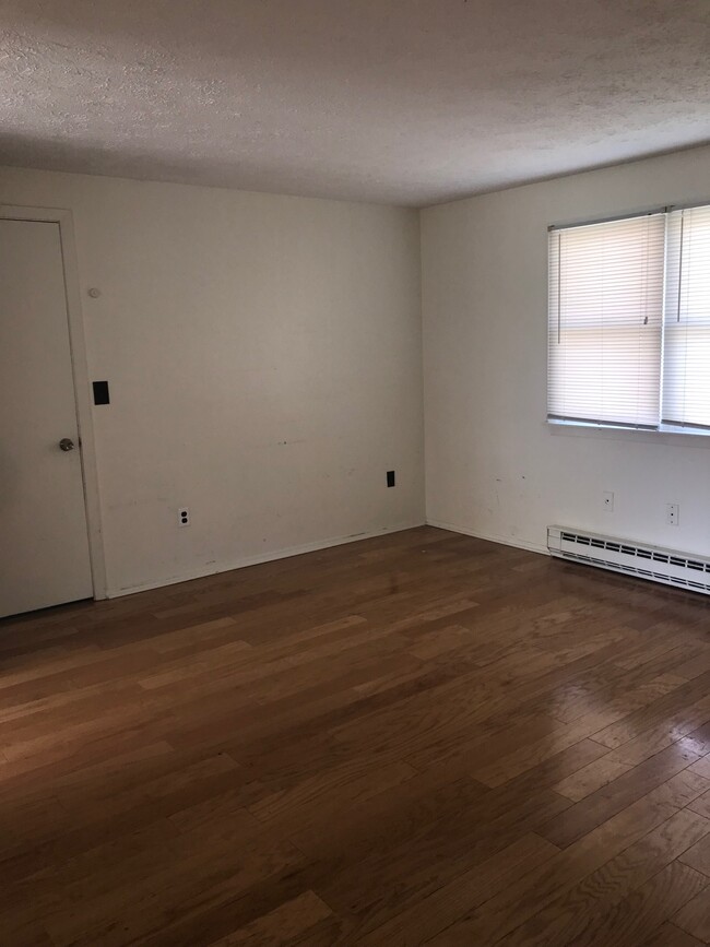 63 Washington Ave Unit 1, Saco, ME 04072 - Apartments in Saco, ME ...