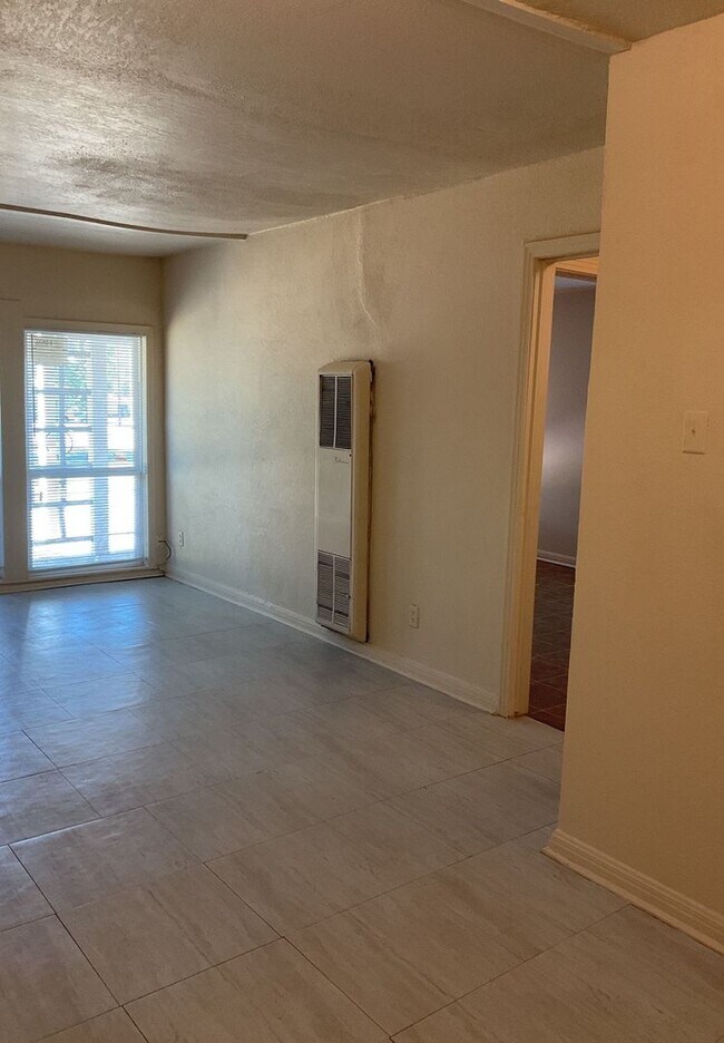 Foto del edificio - 1509/1511 Poage Avenue