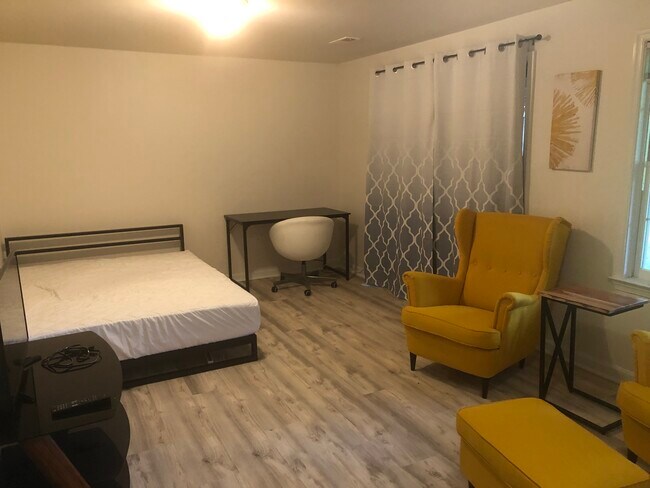 Foto del edificio - 6403 Knapsack Ln