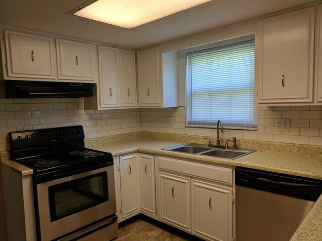 Building Photo - 4019 Quail Bush Dr