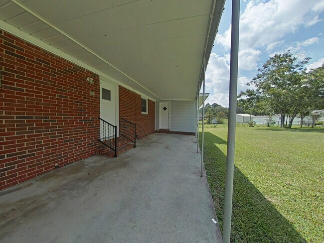 Foto del edificio - 117 Deerwood Dr