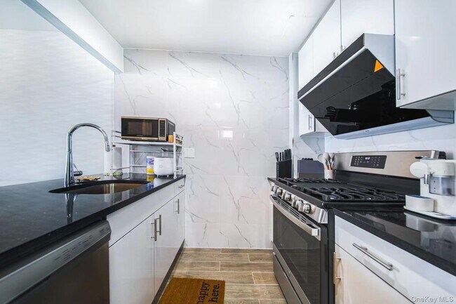 Foto del edificio - 144-27 Sanford Ave