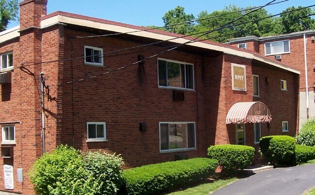 Foto del edificio - 3233 Whitfield Ave