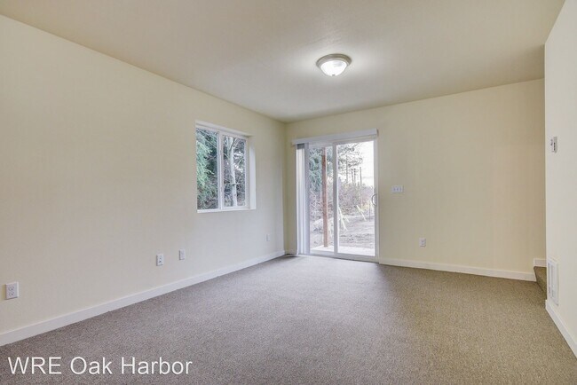 Building Photo - 2 br, 1 bath House - 330 NE 7th Ave #2