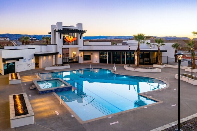 Building Photo - Beautiful Desert Color Townhome Available