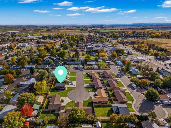Building Photo - Your new home complete with Washer and Dry...