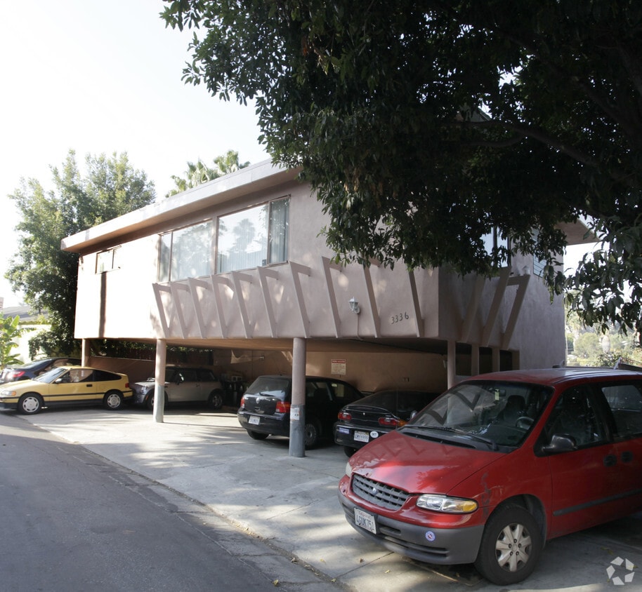 Building Photo - 3336 Hamilton Way