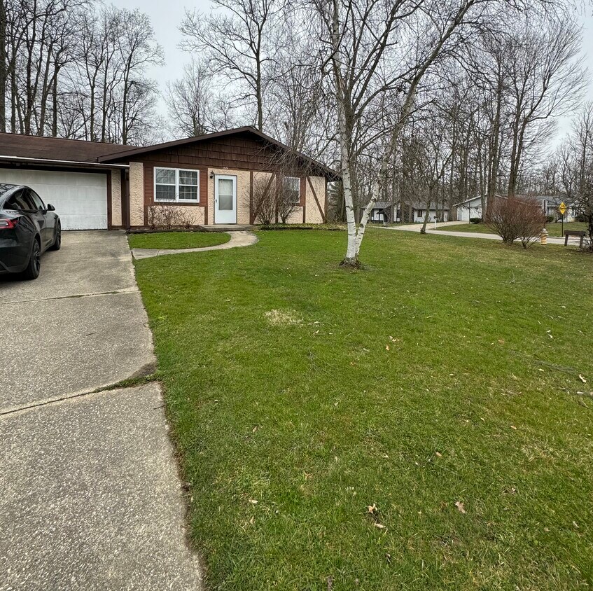 1826 Pheasant Trl, Mansfield, OH 44904 Townhome Rentals in Mansfield