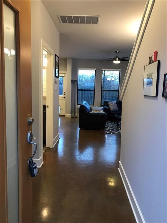 Building Photo - 1417 Lorraine Loop