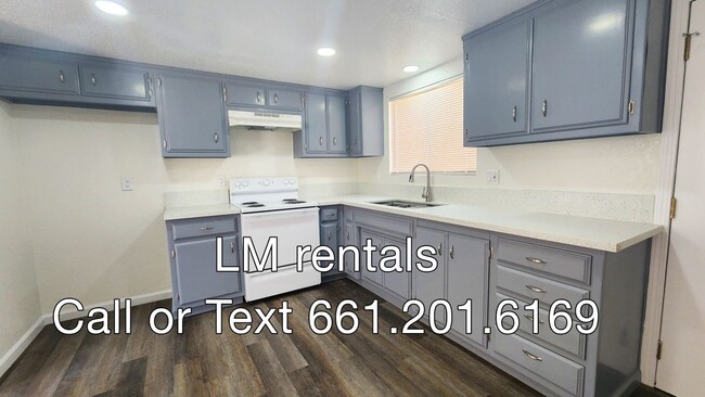 Building Photo - 809 K St