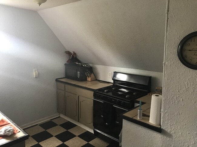 Building Photo - 2613 N Booth st duplex