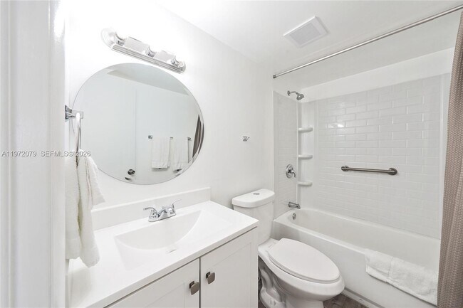 Foto del edificio - 1051 NE 163rd St