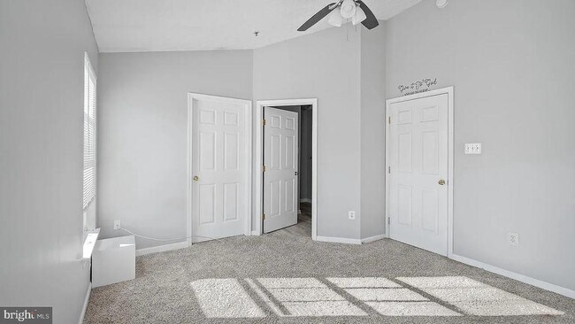 Foto del edificio - 5054 Bristle Cone Cir