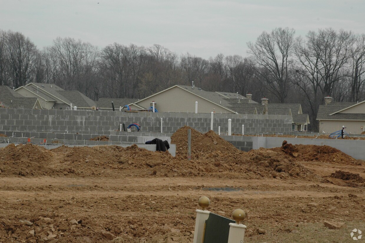 Building Photo - 188 Willow Dr