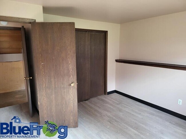 Foto del edificio - 332-334 Joseph St