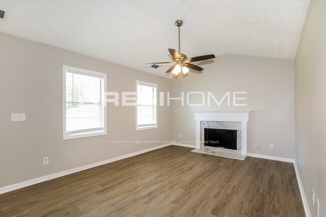 Foto del edificio - 650 Josh Ln