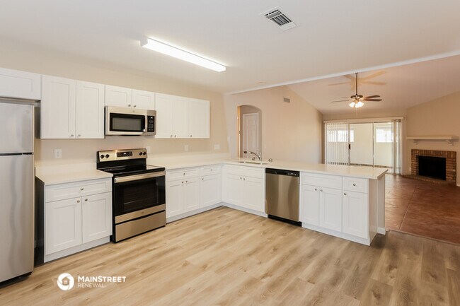 Building Photo - 7744 W Yucca St