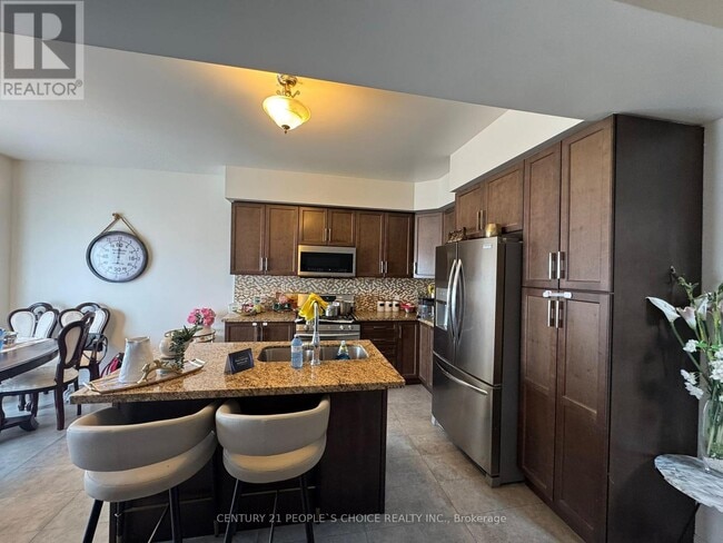 Building Photo - 120 Vineberg Dr