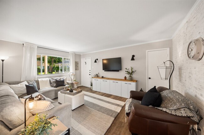 Building Photo - 4040 San Felipe St