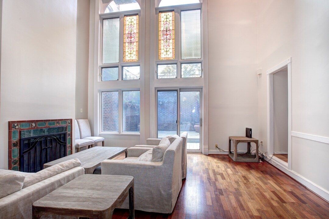 Primary Photo - 1717 P St NW