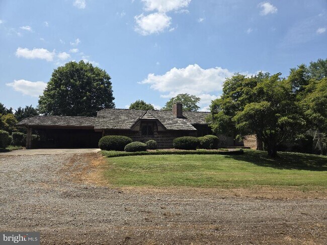 Building Photo - 5412 River Rd