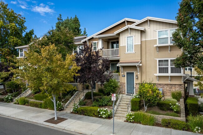 Foto del edificio - 37056-37084 Dusterberry Way