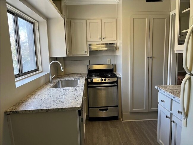 Foto del edificio - 282 Ardmore Cir NW