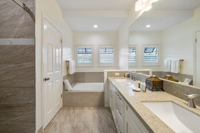 Building Photo - Coconut Plantation 1078-3: Spacious 4BR Beach Home