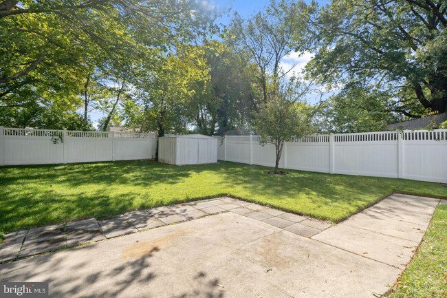 Building Photo - 2600 Wintergreen Ave