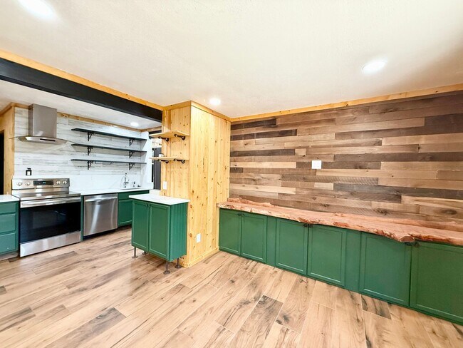 Foto del edificio - Charming Log Cabin Retreat Among the Pines – Minutes from Downtown Prescott