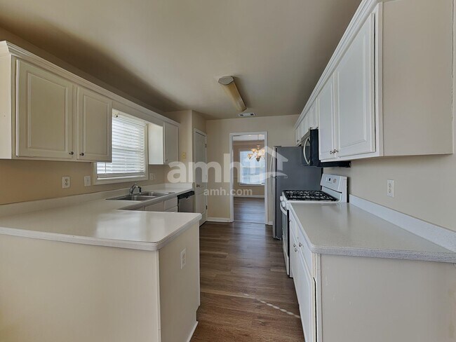 Building Photo - 1172 Cumberland Creek Way SW