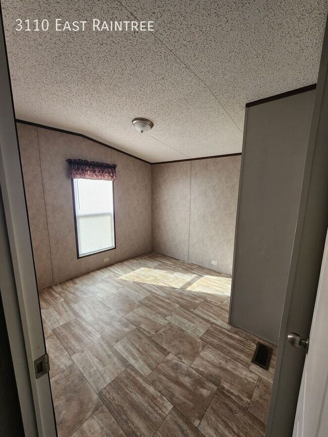 Foto del edificio - 3110 East Raintree-