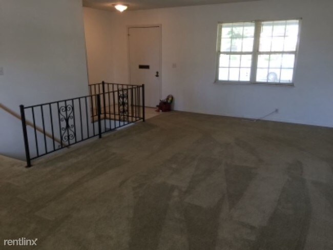 Building Photo - 105 King Arthur Ct