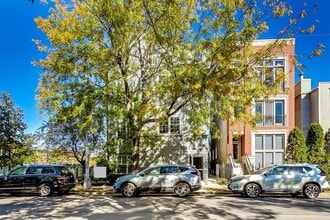 Building Photo - 1640 W Diversey Pkwy