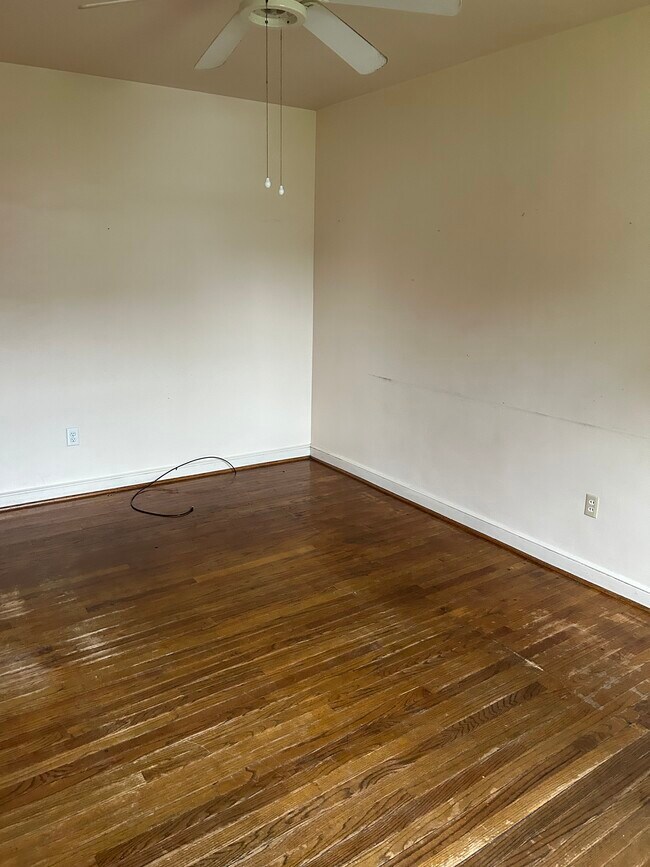 Building Photo - 310 Broad St