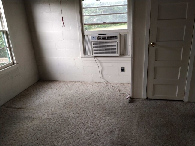 Building Photo - Cabin in Bonifay
