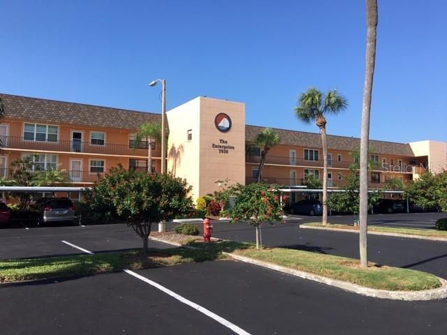 Foto del edificio - 7930 Sun Island Dr S