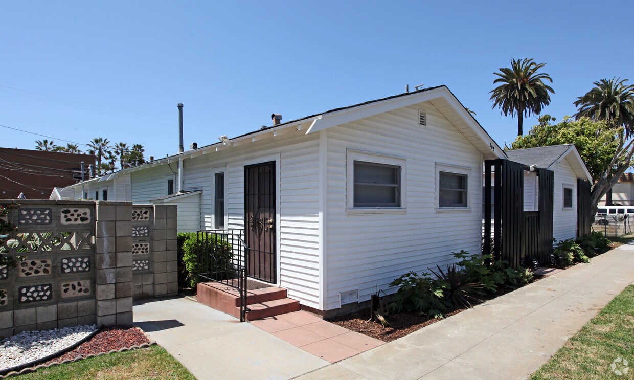 Primary Photo - 203-205 S Myers St