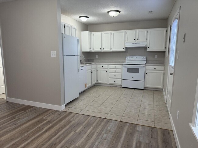 Foto del edificio - 2204 Live Oak Ln