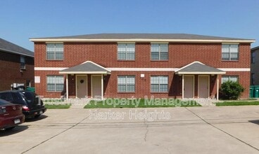 Building Photo - 707 S Amy Ln