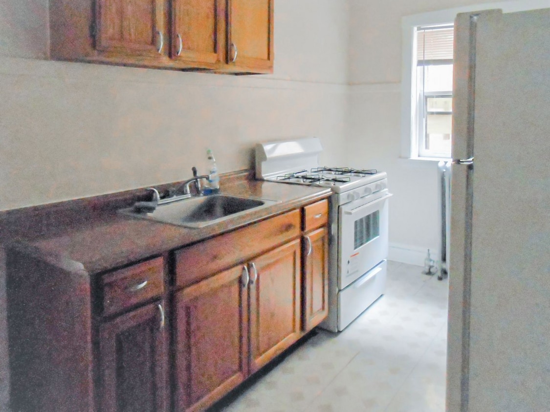 Primary Photo - 2610 W Gunnison St